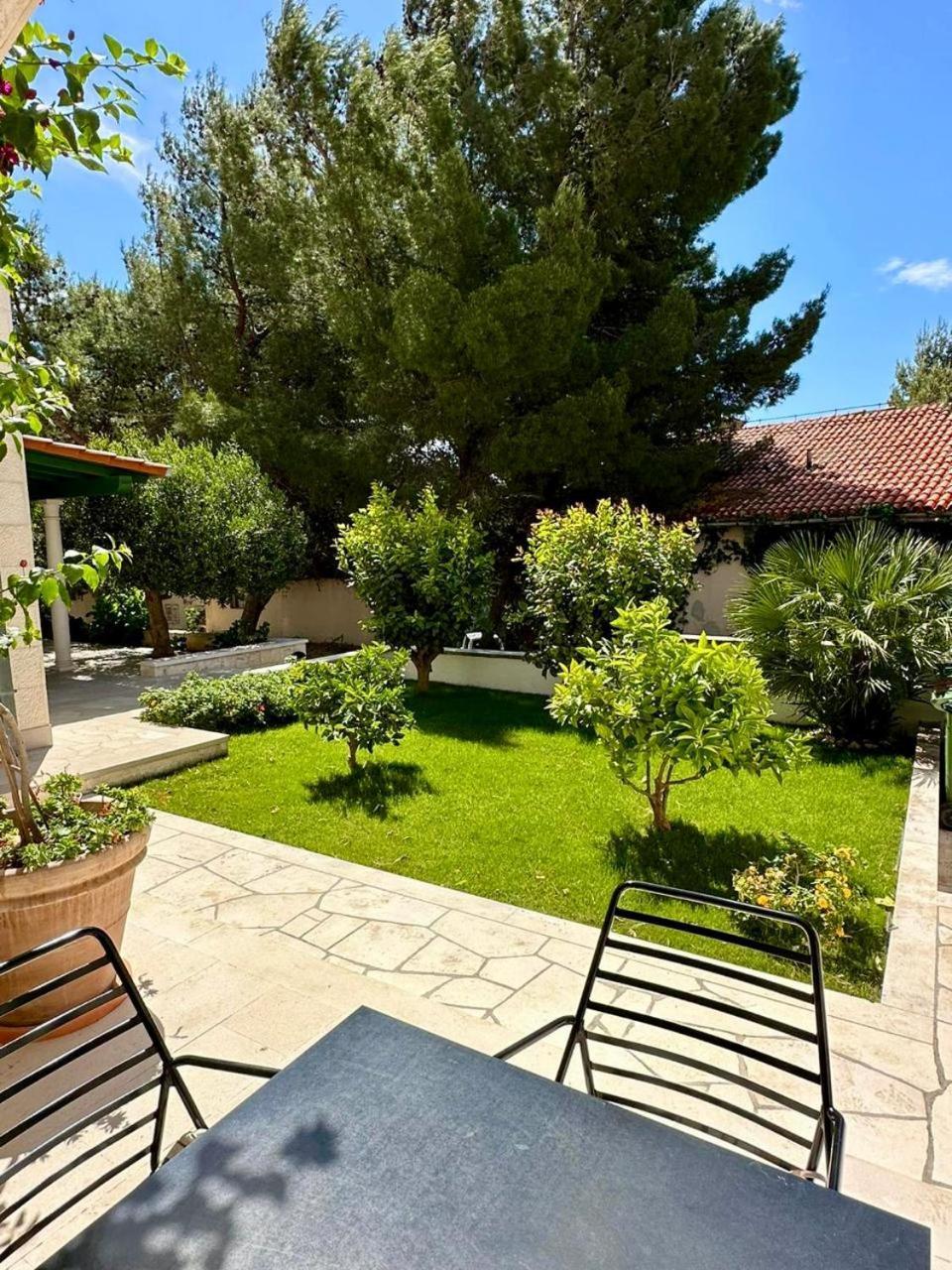 Apartments Villa Adria Bol Exterior foto