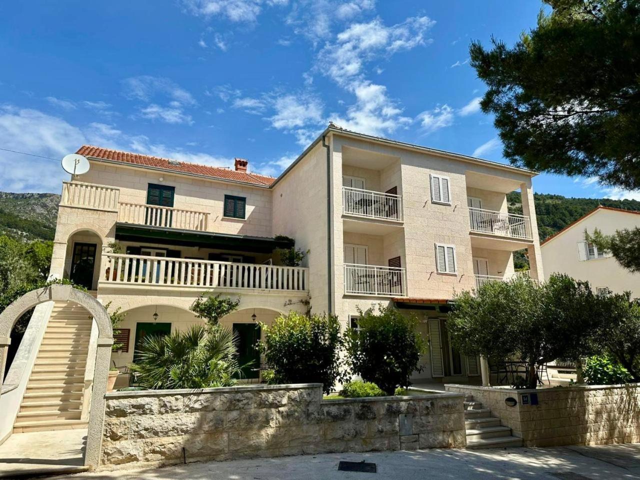 Apartments Villa Adria Bol Exterior foto