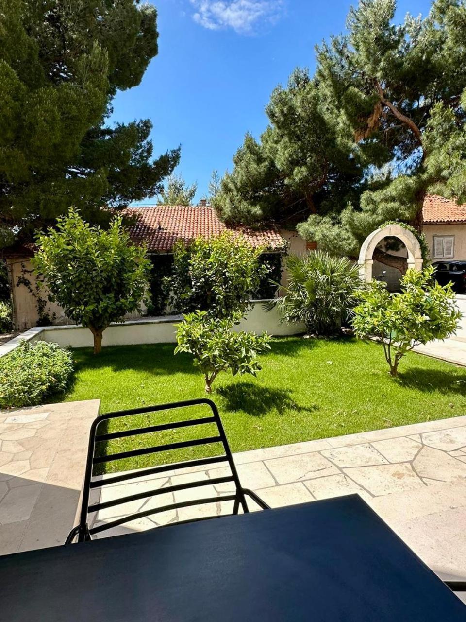 Apartments Villa Adria Bol Exterior foto
