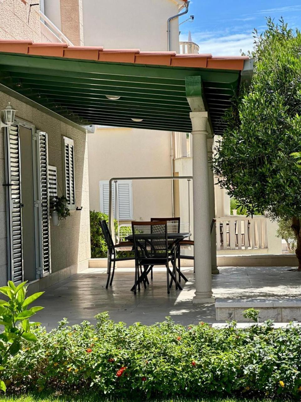 Apartments Villa Adria Bol Exterior foto